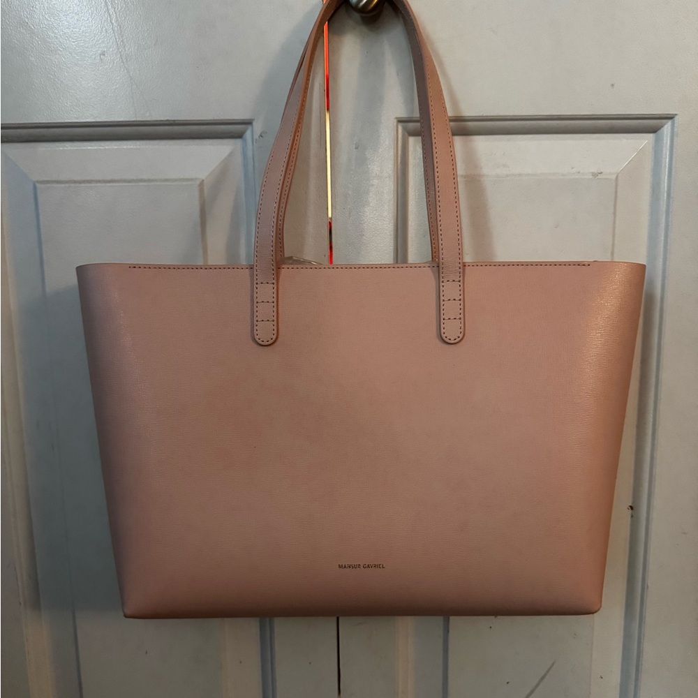 Mansur Gavriel Pink Tote Bag with Smooth Leather and Spacious Design